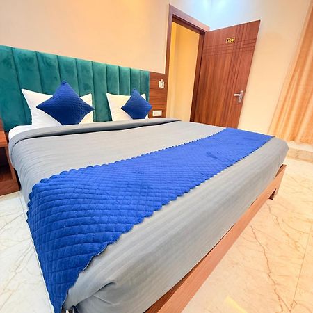Hotel Tulip Light Mathura Dış mekan fotoğraf