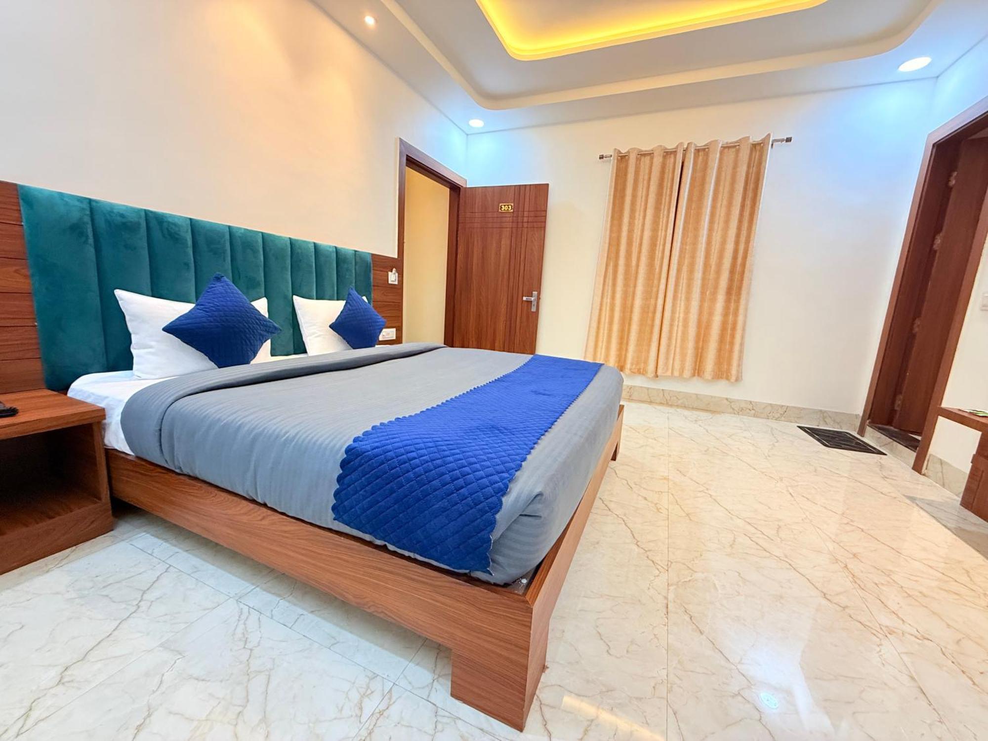 Hotel Tulip Light Mathura Dış mekan fotoğraf