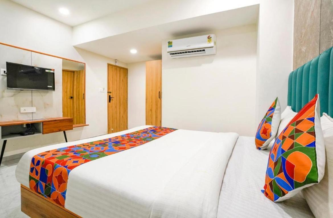 Hotel Tulip Light Mathura Dış mekan fotoğraf