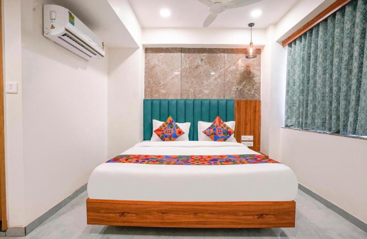 Hotel Tulip Light Mathura Dış mekan fotoğraf